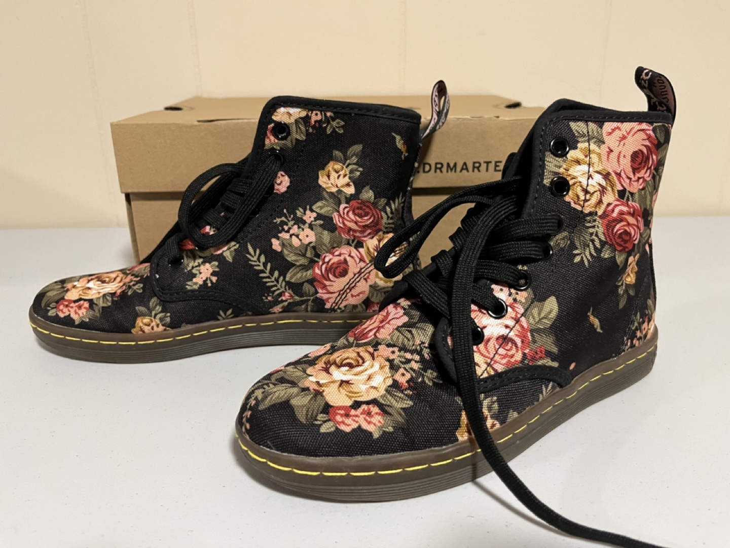 Dr. Martens Floral Print Boots - Size 5 UK - photo 2