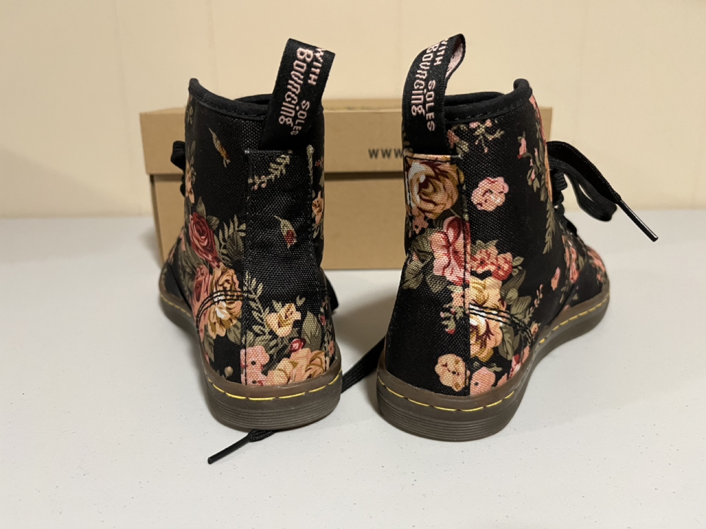 Dr. Martens Floral Print Boots - Size 5 UK - photo 3