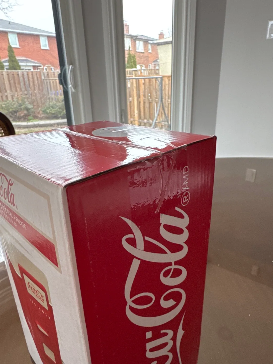 Coca-Cola Retro Personal Fridge Thermoelectric Cooler image indicator(2)