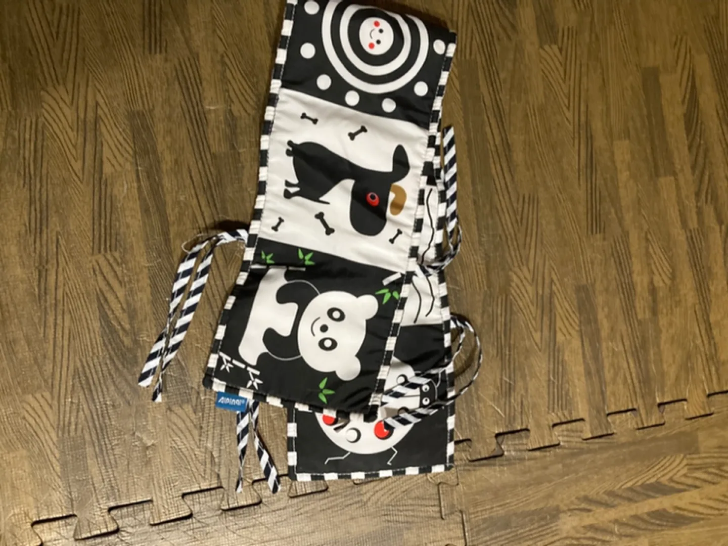 Infant Baby Crib Rail Cover/Crib Bumper - Black and White image indicator(2)