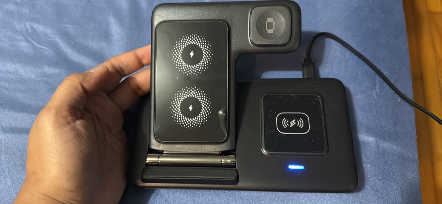 3-in-1 Wireless Charging Station - photo 3