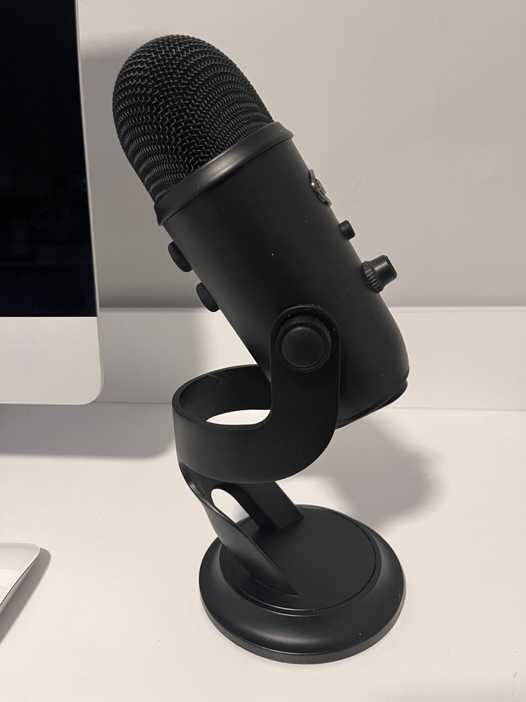 Blue Yeti USB Microphone - Black - photo 2