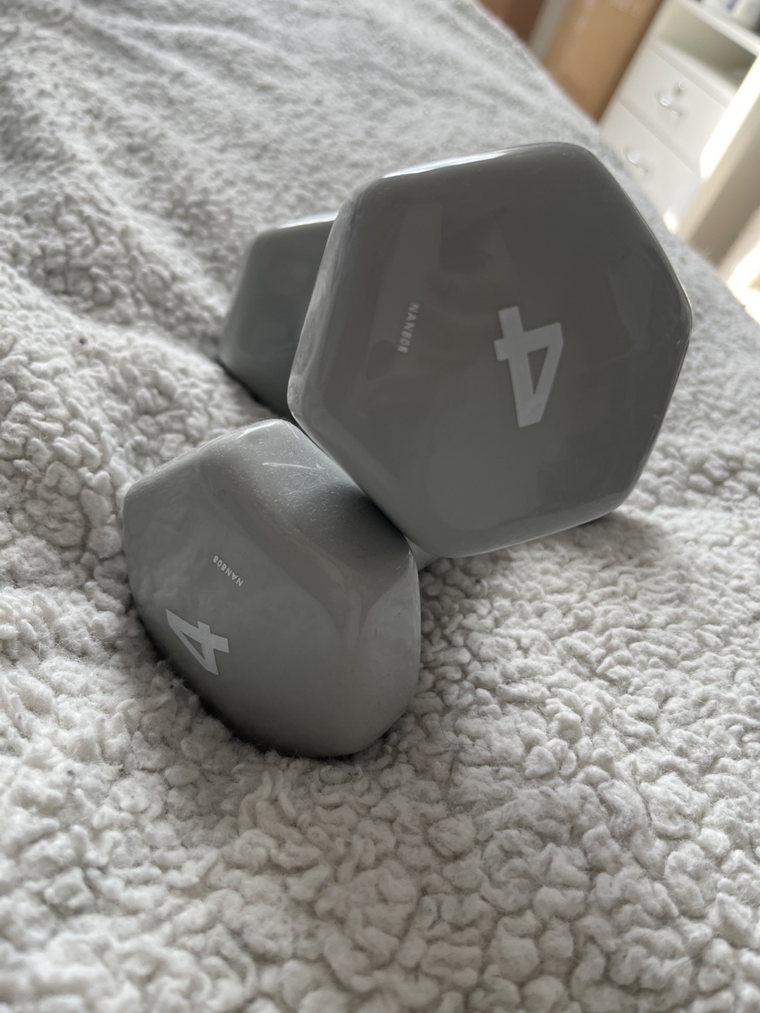 Pair of 4lb Hex Dumbbells - photo 2