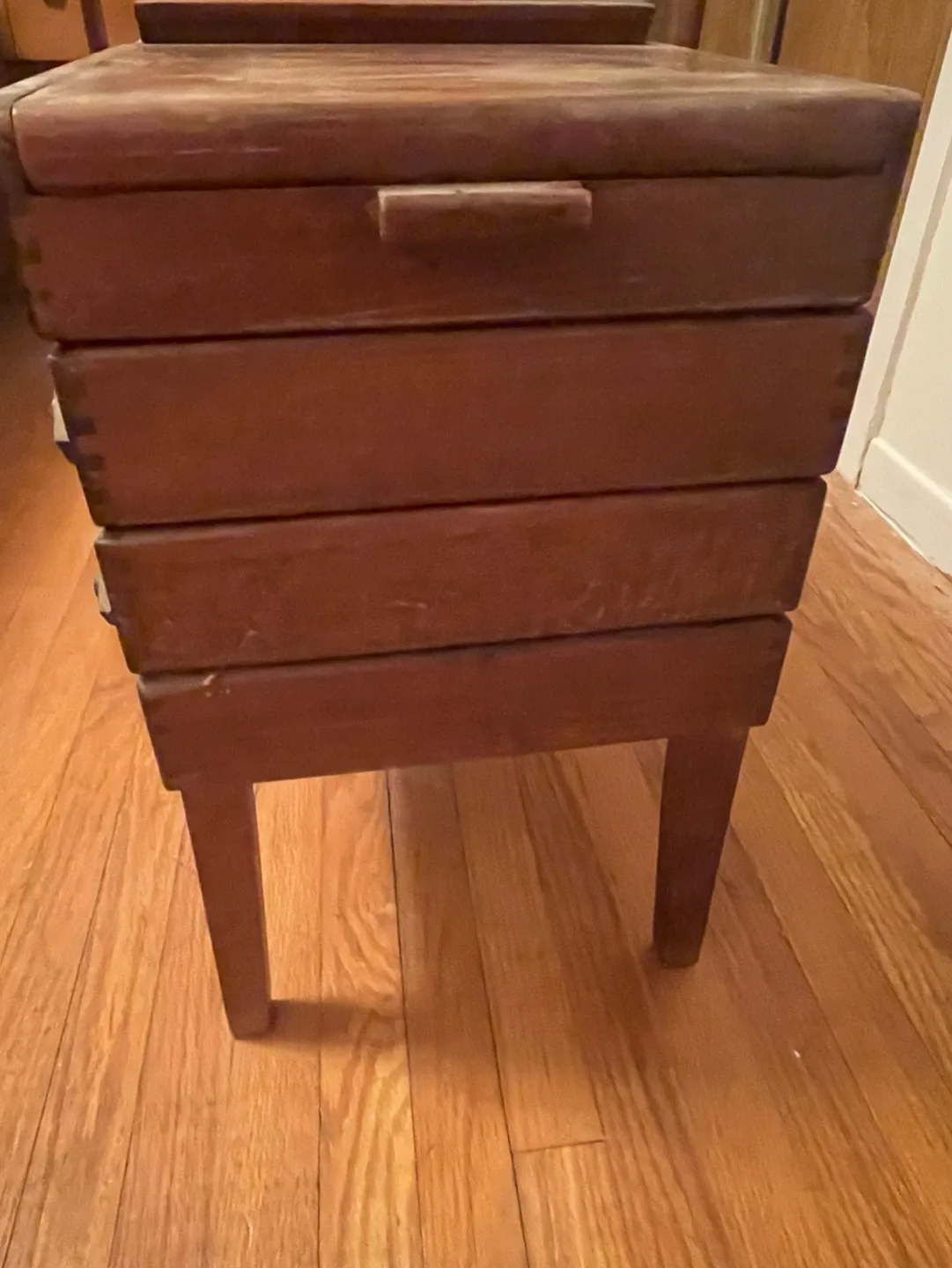 Vintage Wooden Sewing Box with Carry Handle image indicator(4)