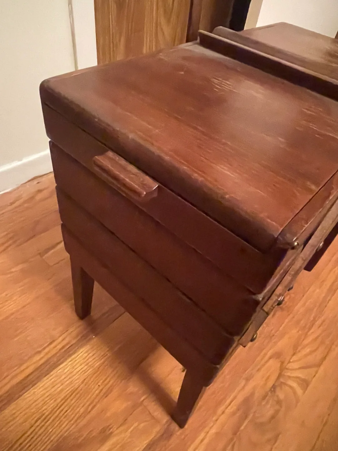 Vintage Wooden Sewing Box with Carry Handle image indicator(5)