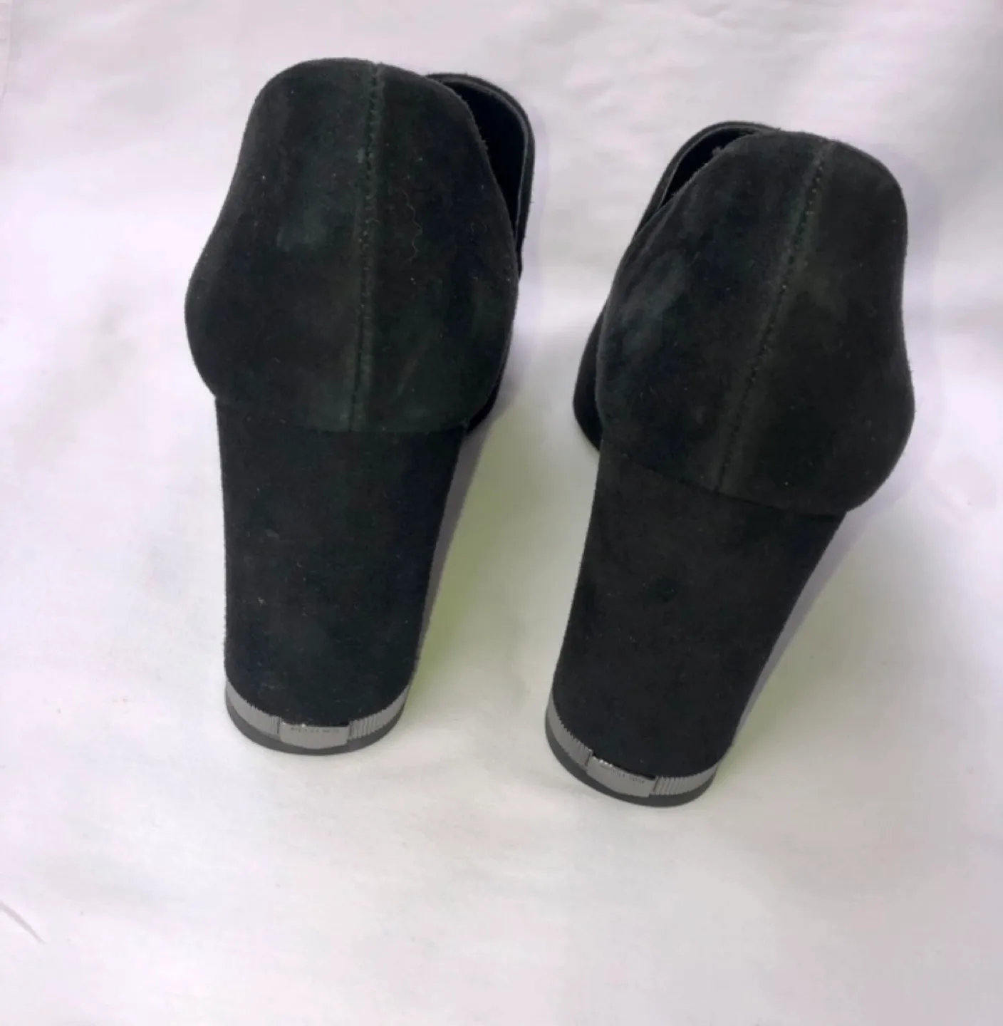 Michael Kors Black Suede Pump Chunky Heel, Size 8 image indicator(4)