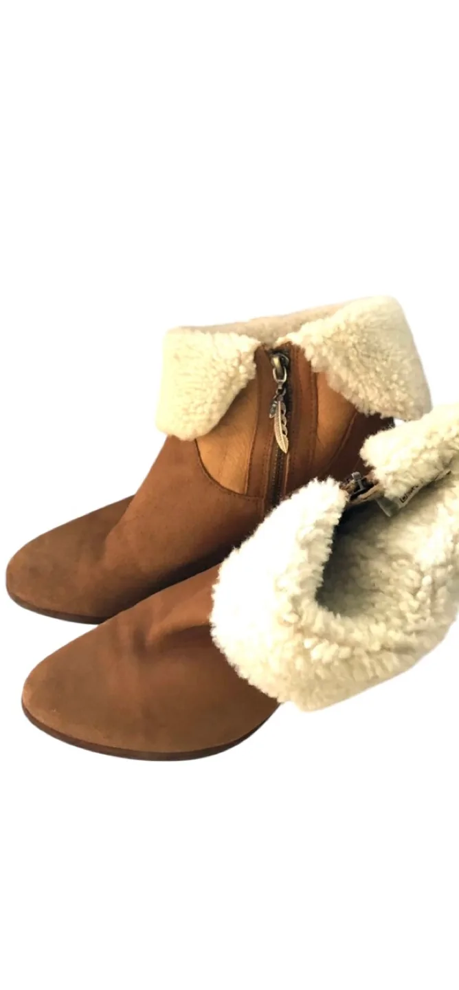 UGG Brown Suede Booties with Faux Fur, Size 9 image indicator(3)