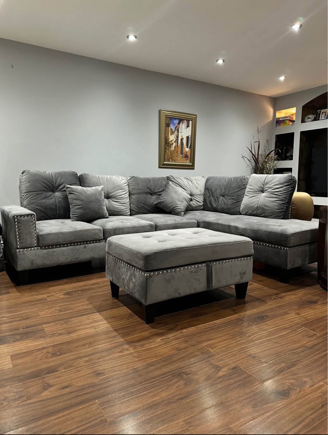 Hyatt Furniture Sectional Sofa with Ottoman - Grey Velvet