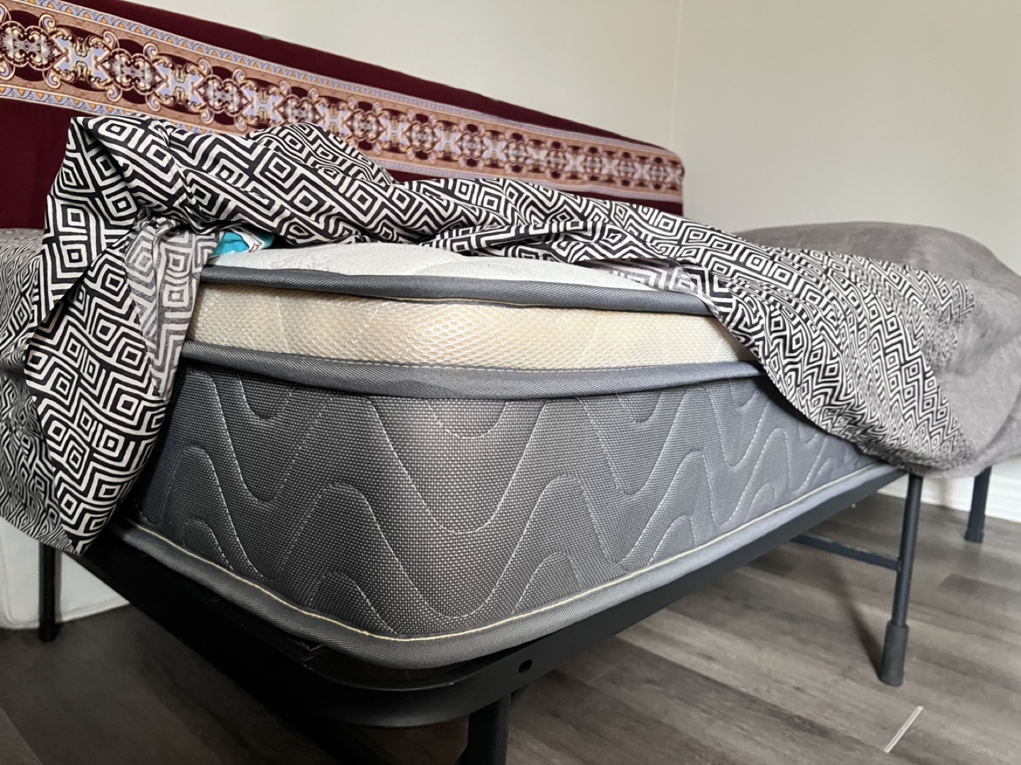 Single Mattress and Metal Frame - photo 2