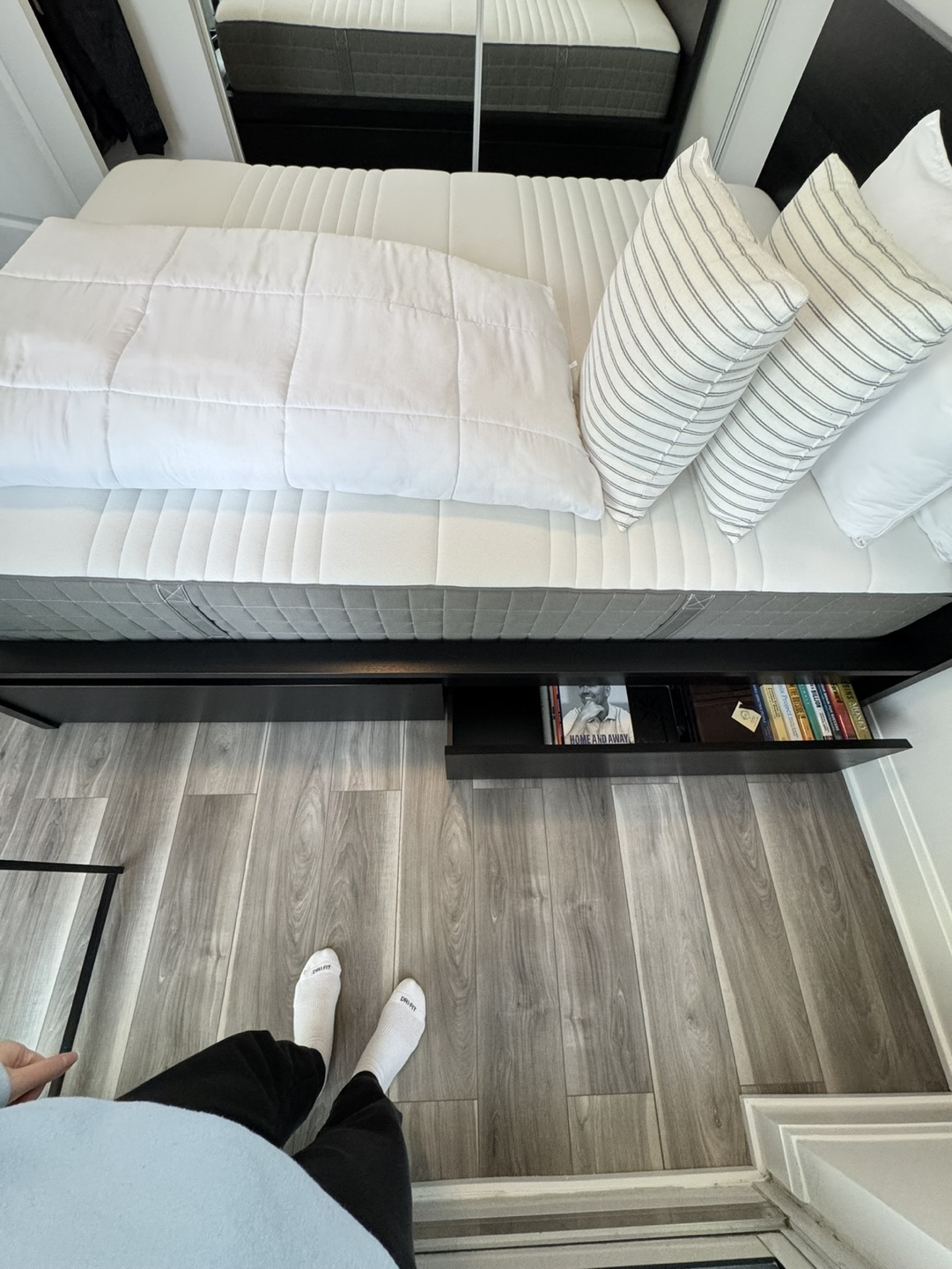 IKEA MALM QUEEN Bed Frame with Storage - photo 3