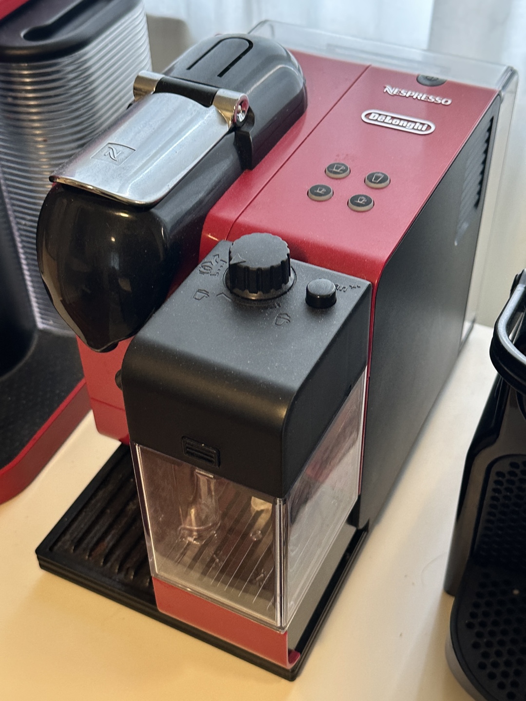 DeLonghi Nespresso Lattissima Touch Espresso Machine - Red