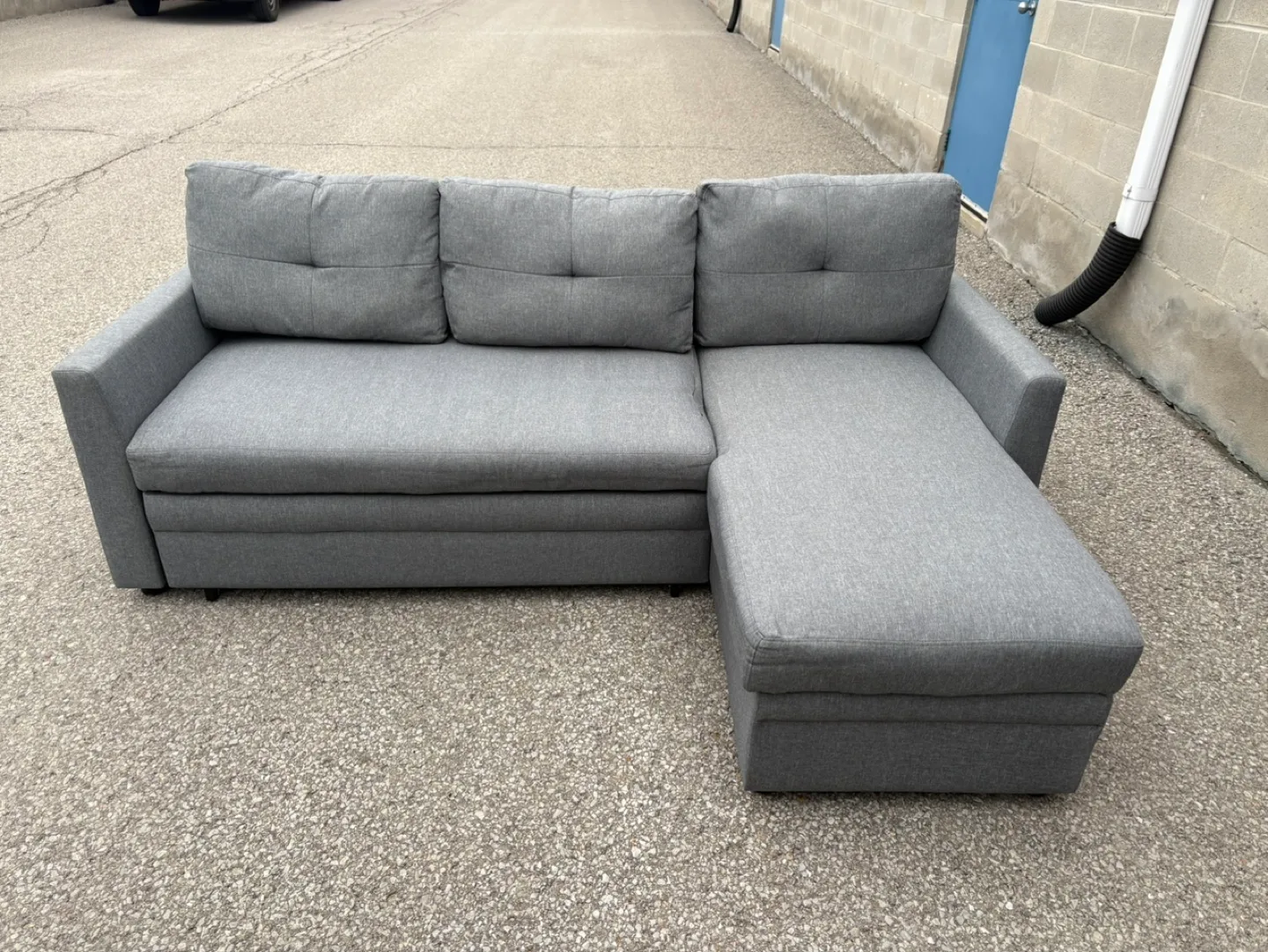 FREE DELIVERY✅•GREY SECTIONAL COUCH / SOFA BED w/ STORAGE CHAISE thumbnail