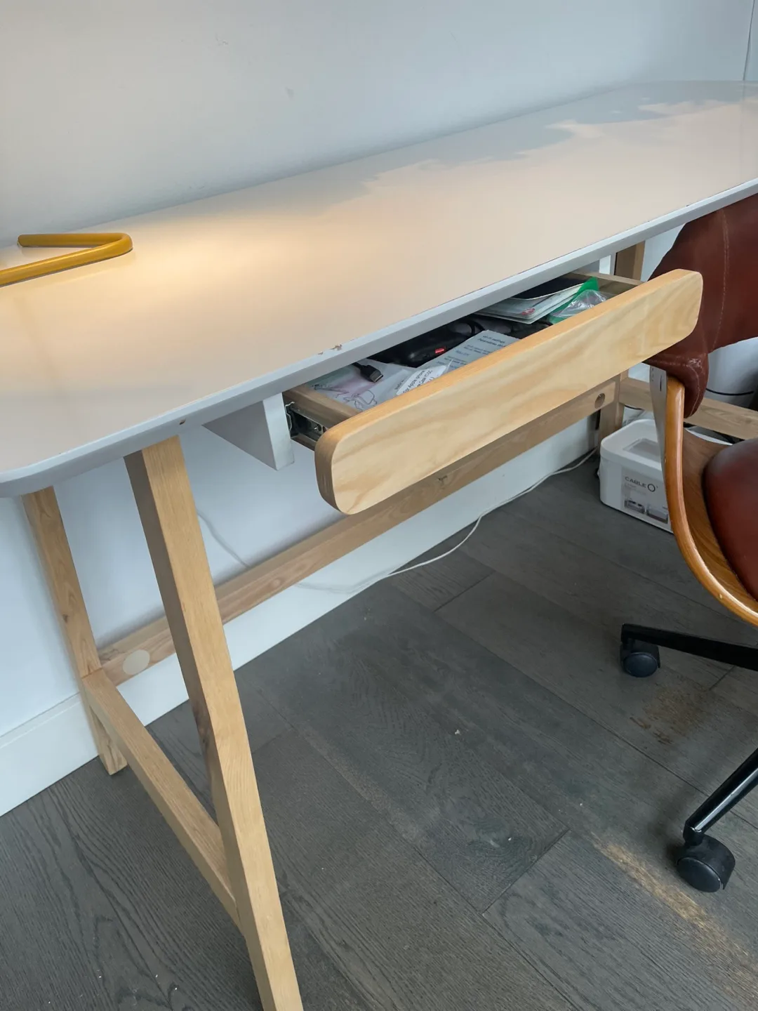 Minimalist design work desk with drawer image indicator(2)