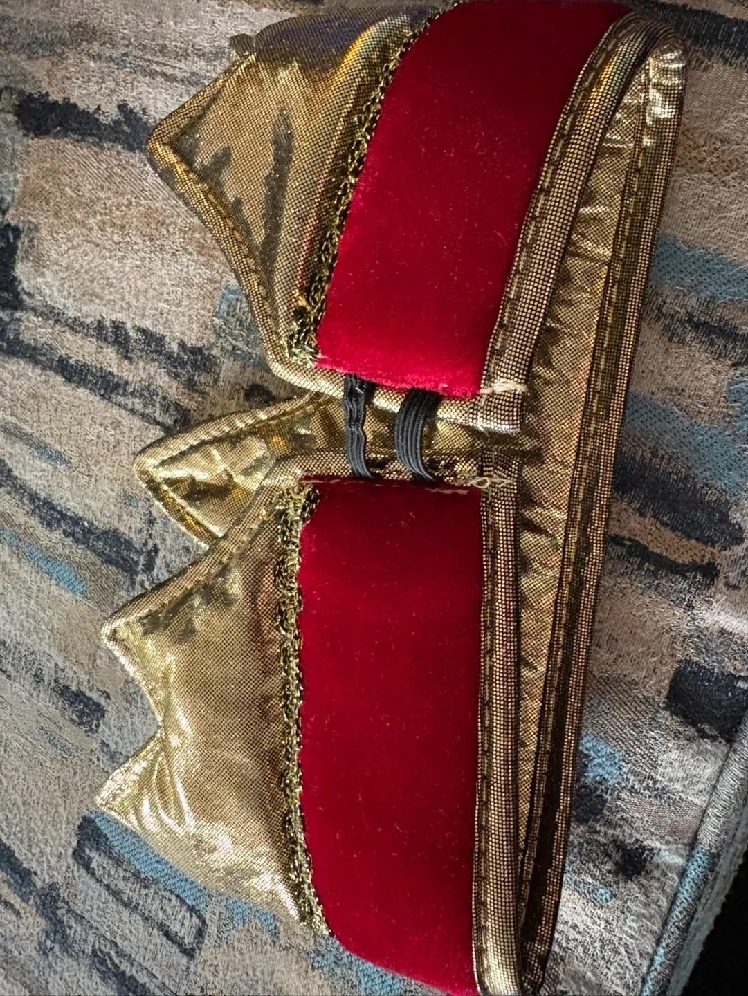 Gold and Red King or Queen Crown image indicator(2)