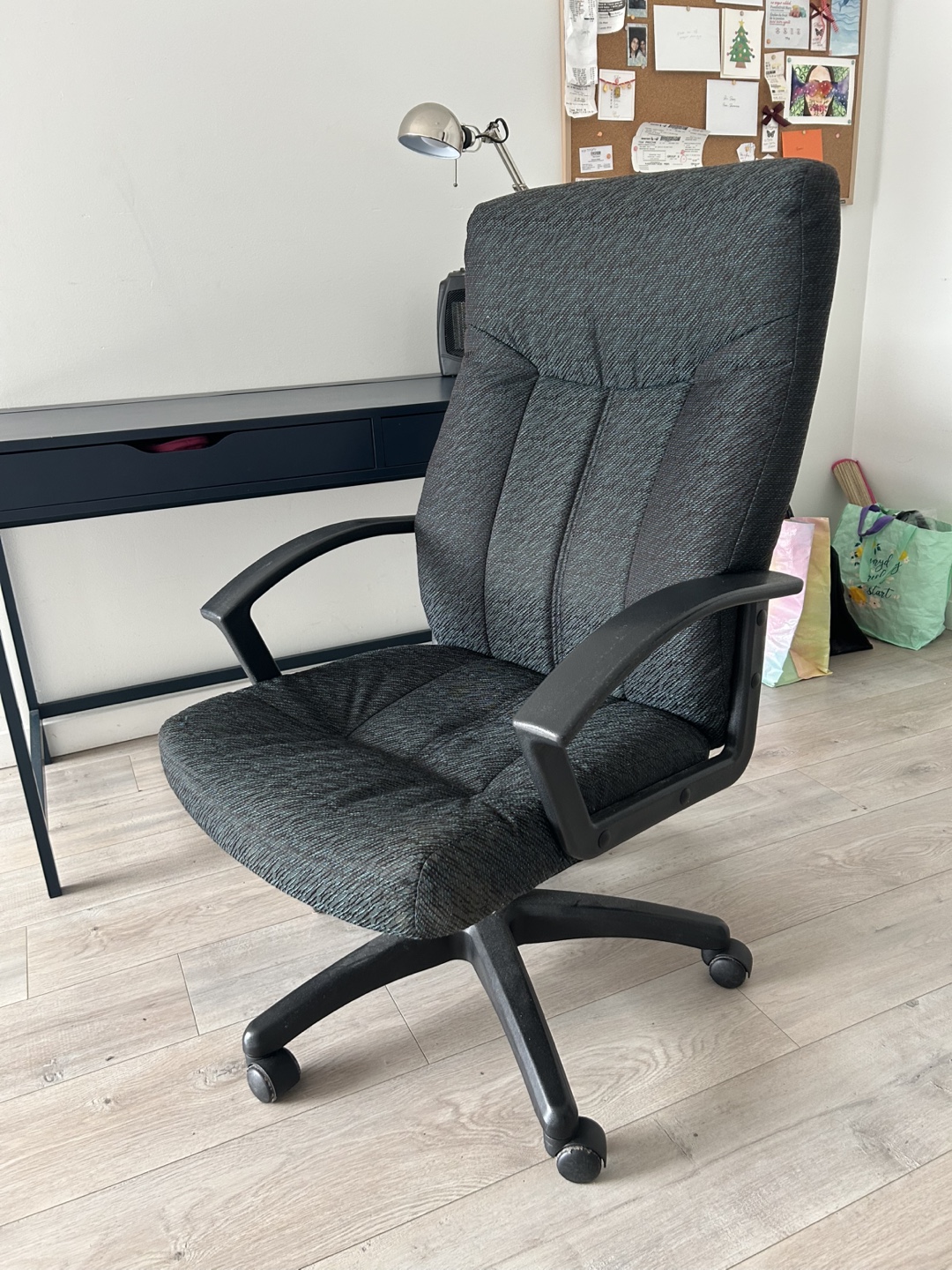 Office Chair - Swivel Rolling Chair