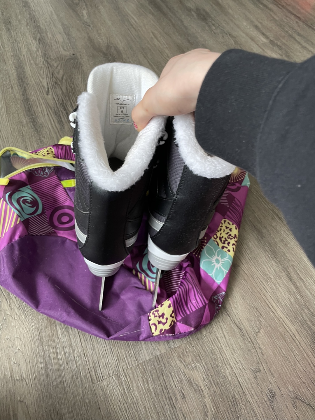Vickockey Ice Skates - Size US 8 - photo 3
