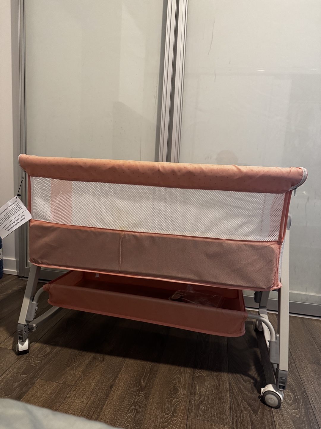 Baby bassinet with stand and mattress - photo 4