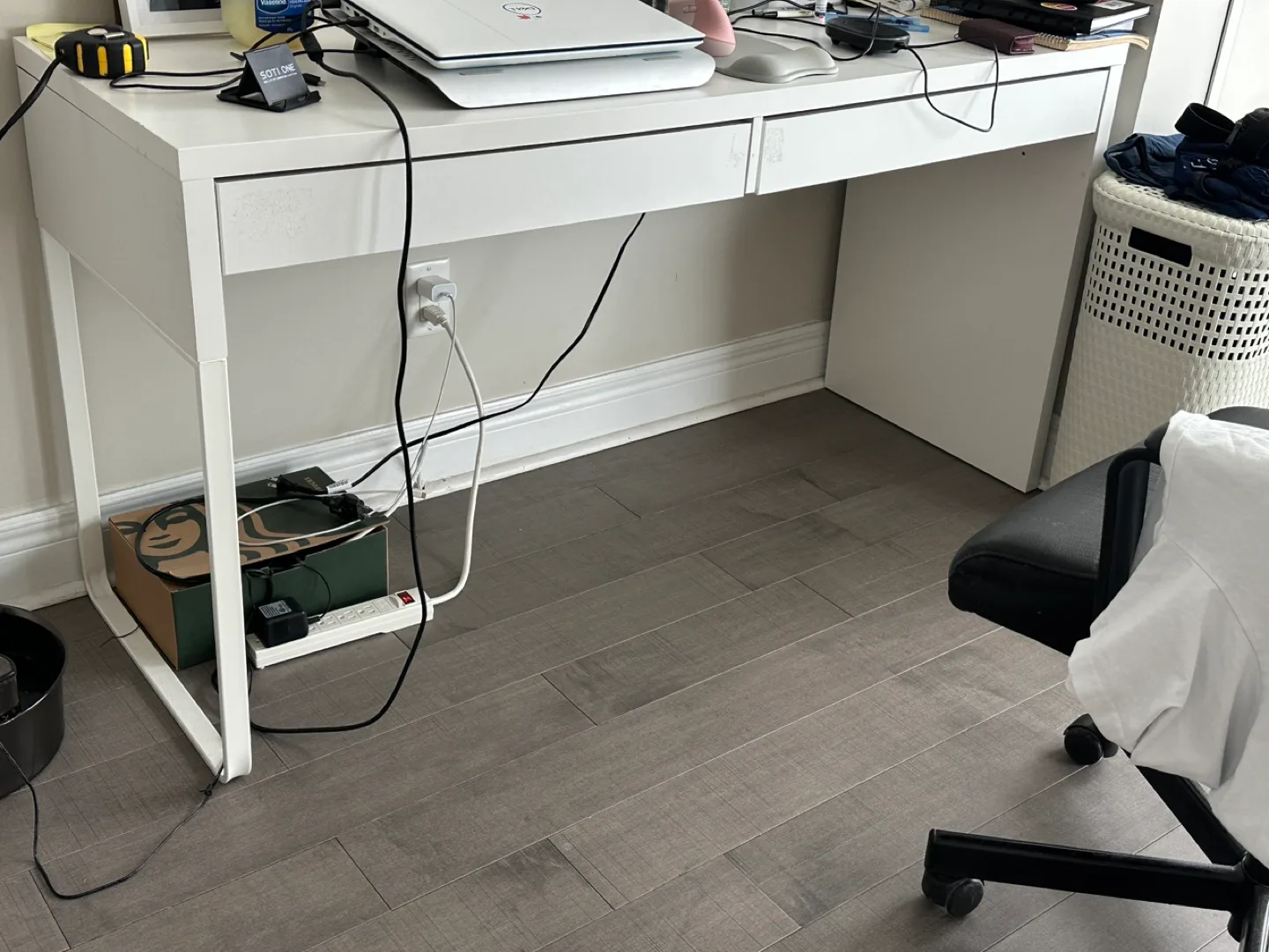 IKEA MICKE White Desk image indicator(3)