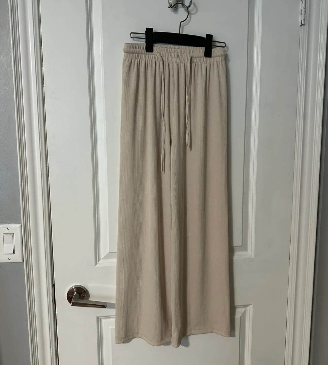 South Korea Beige Wide Leg Pants thumbnail