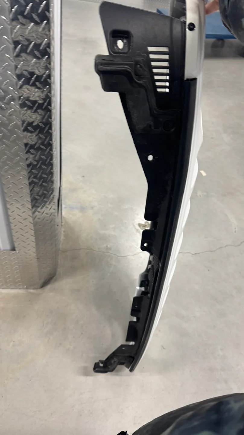 Jeep Wrangler JL 2018-2022 Front Grille Assembly - Bright White image indicator(4)