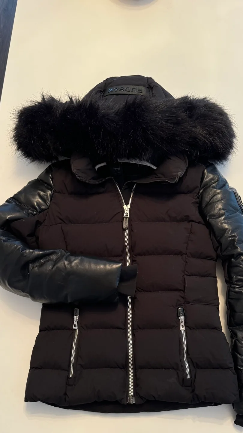 Rudsak Women's Black Puffer Jacket with Faux Fur Hood image indicator(2)