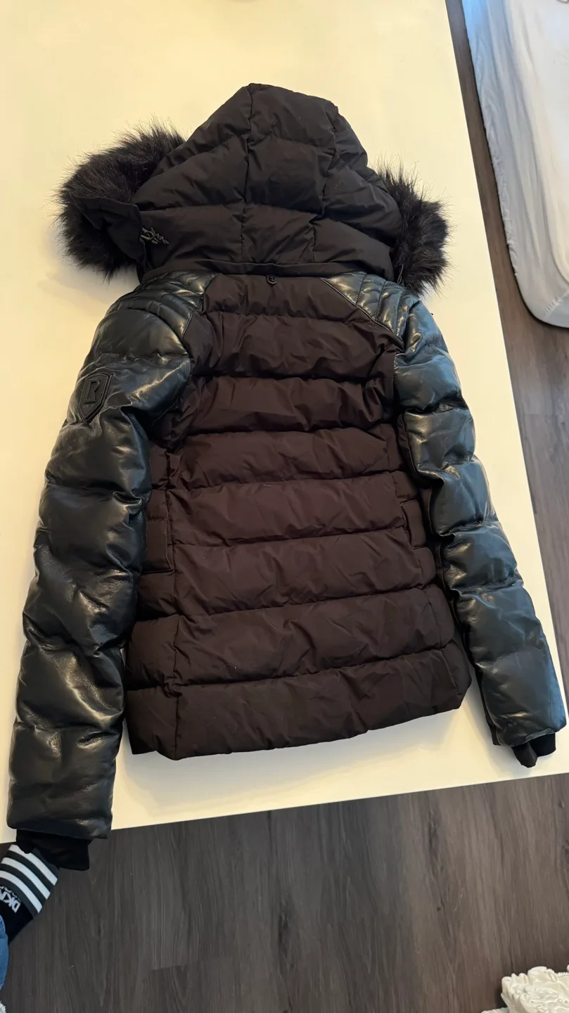 Rudsak Women's Black Puffer Jacket with Faux Fur Hood image indicator(7)