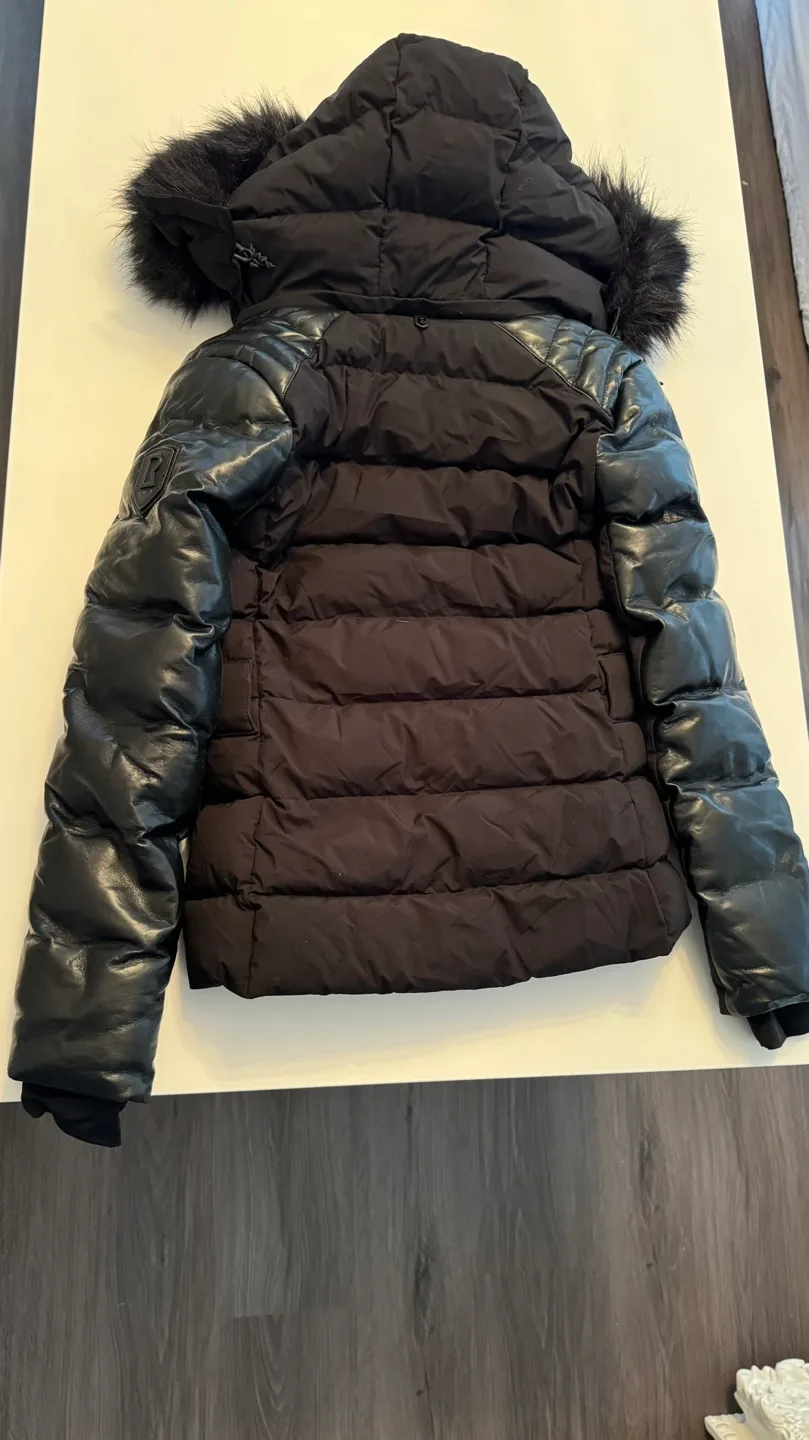 Rudsak Women's Black Puffer Jacket with Faux Fur Hood image indicator(8)