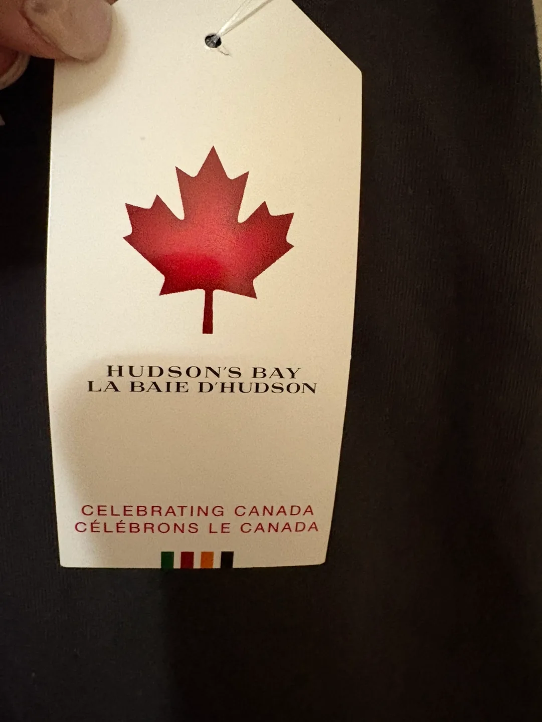 Hudson's Bay Co. Men's Large Graphic T-Shirt image indicator(4)