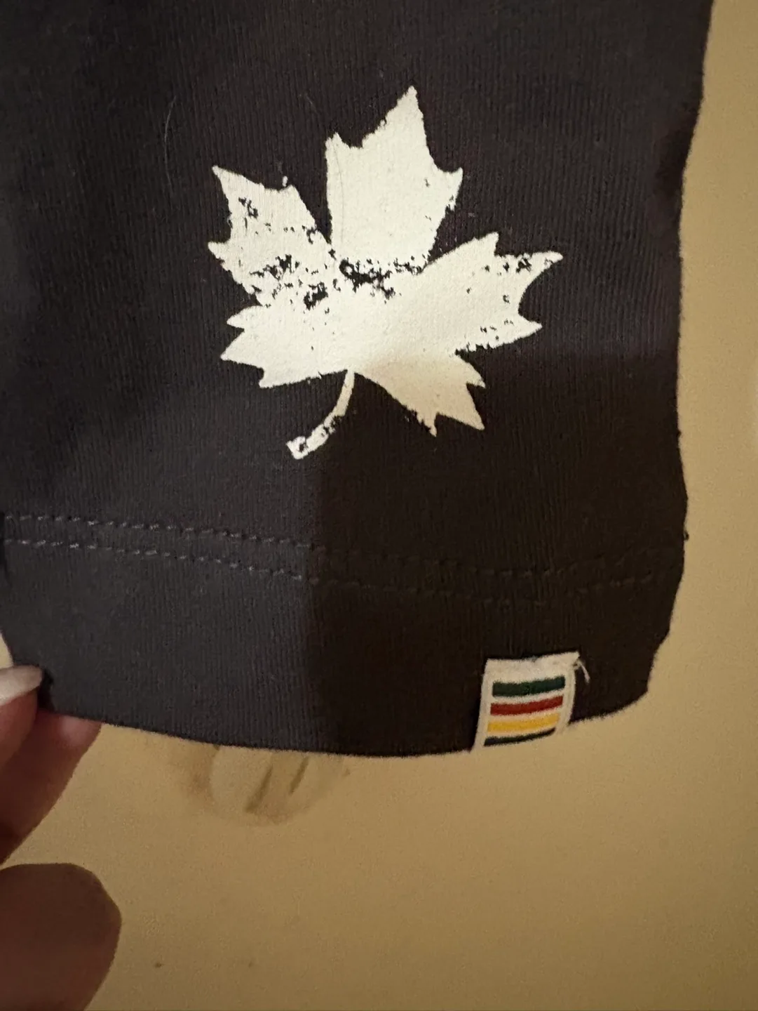 Hudson's Bay Co. Men's Large Graphic T-Shirt image indicator(3)