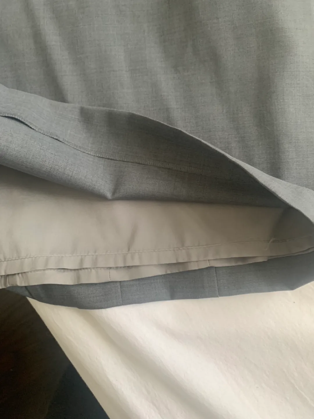 💚Hugo Boss Grey Pencil Skirt Size 0 but fit more like 2. Wool. image indicator(7)