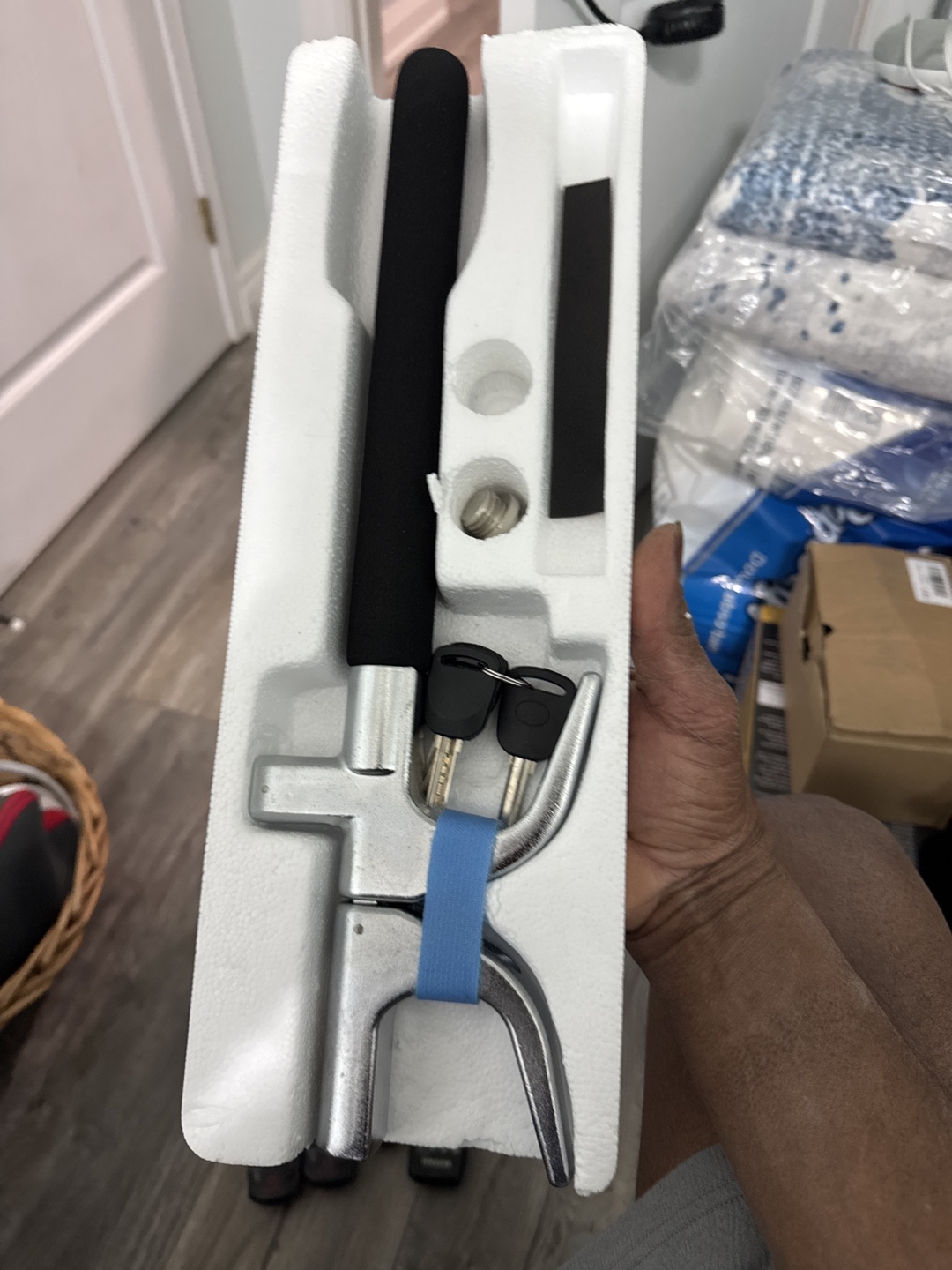 New Steering Wheel Lock with Keys