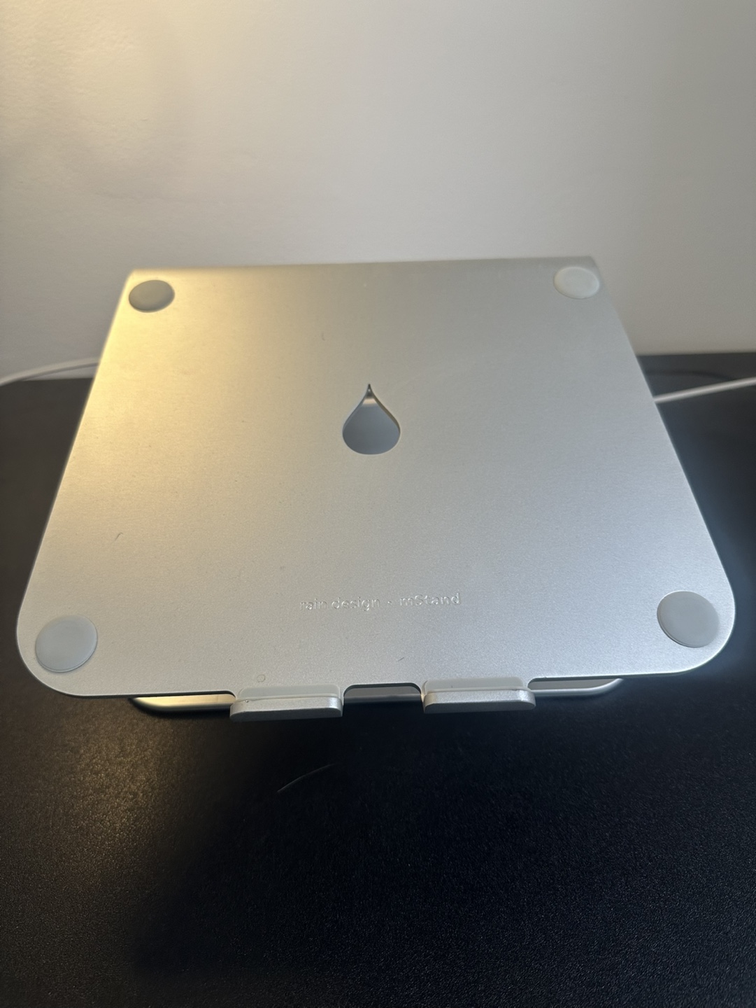 Sturdy laptop stand