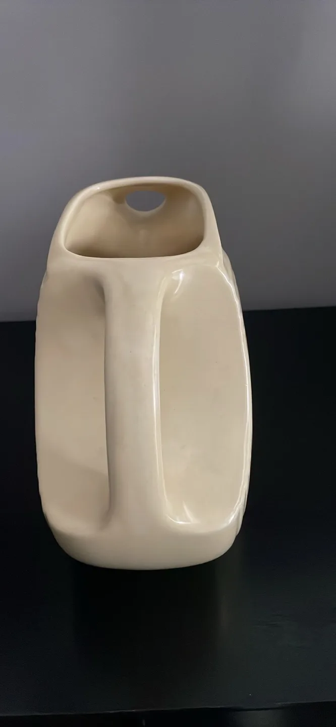 Vintage Fiestaware Pitcher - Butter Yellow image indicator(3)