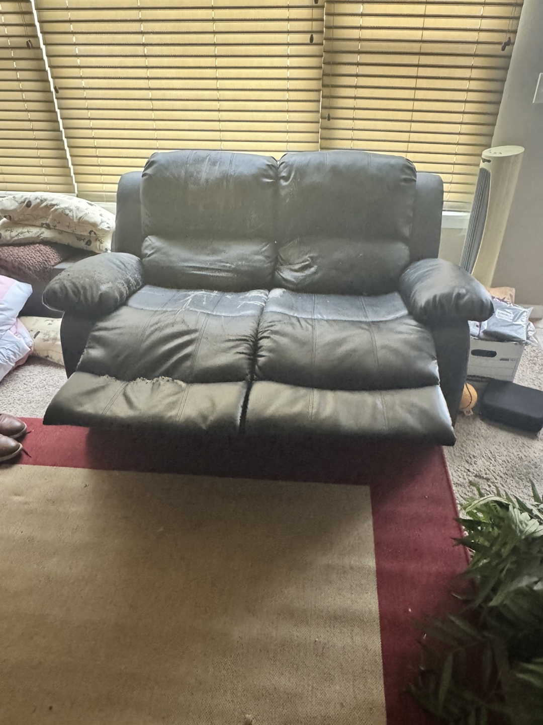 Reclining Loveseat - Black Faux Leather - photo 5