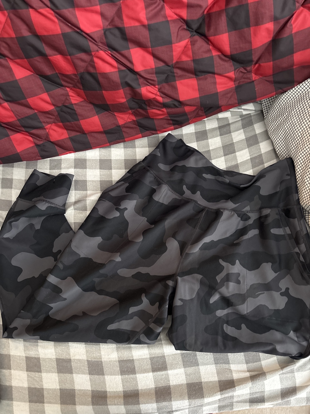 Old Navy Active Elevate Leggings - Camo
