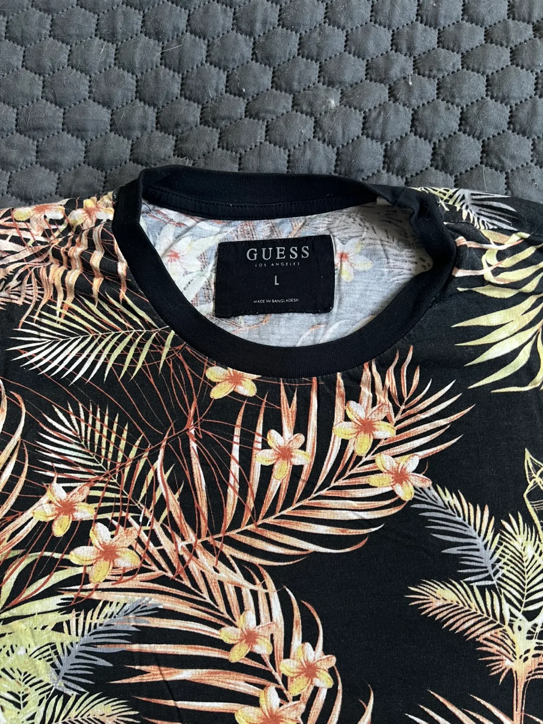 Men's Guess Tropical Print T-Shirt image indicator(2)