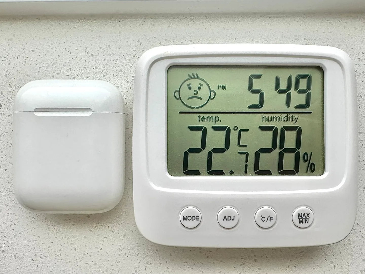 Digital Indoor Thermometer - Humidity Meter thumbnail