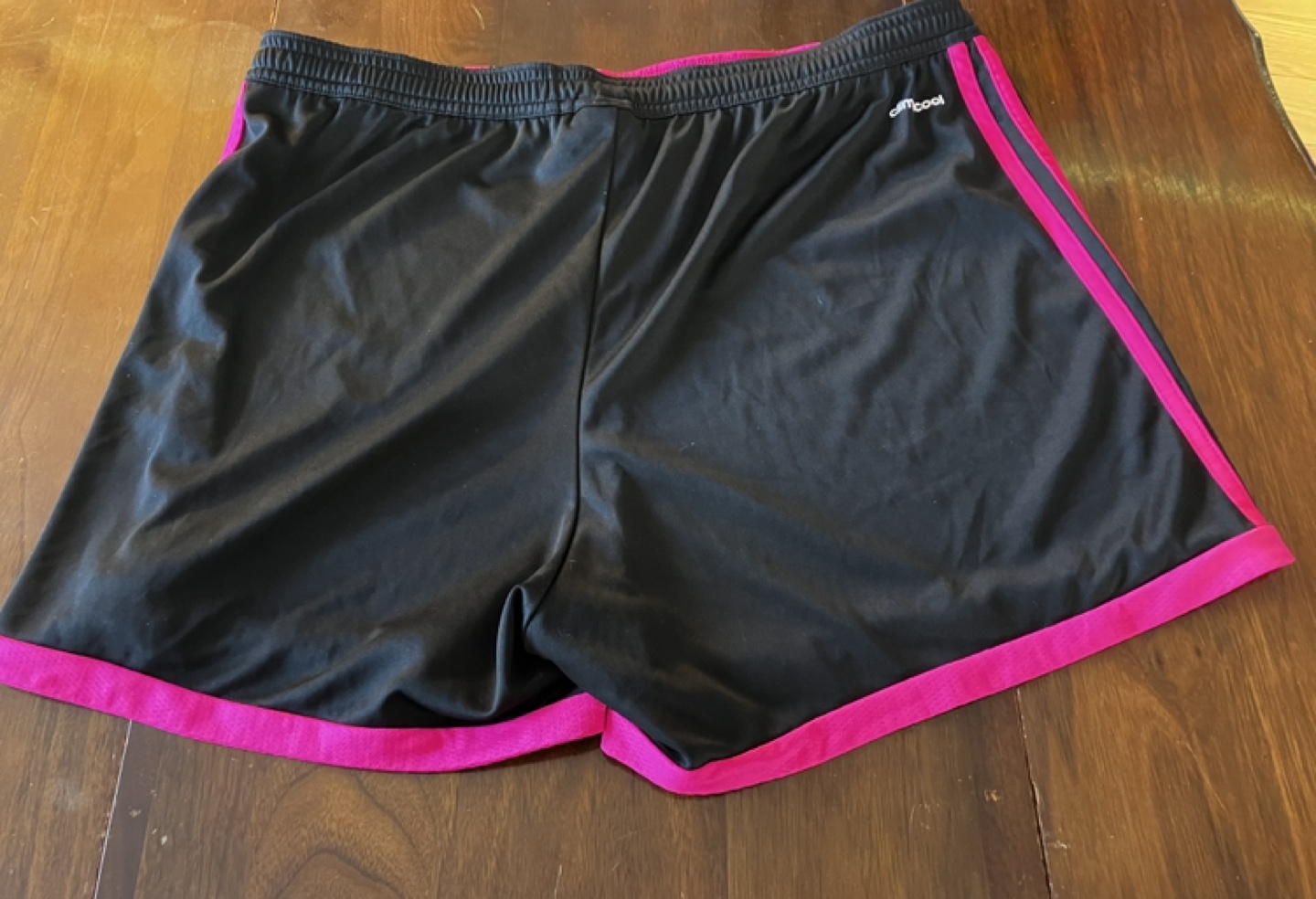 EUC Adidas Black & Pink shorts size L💚 - photo 3