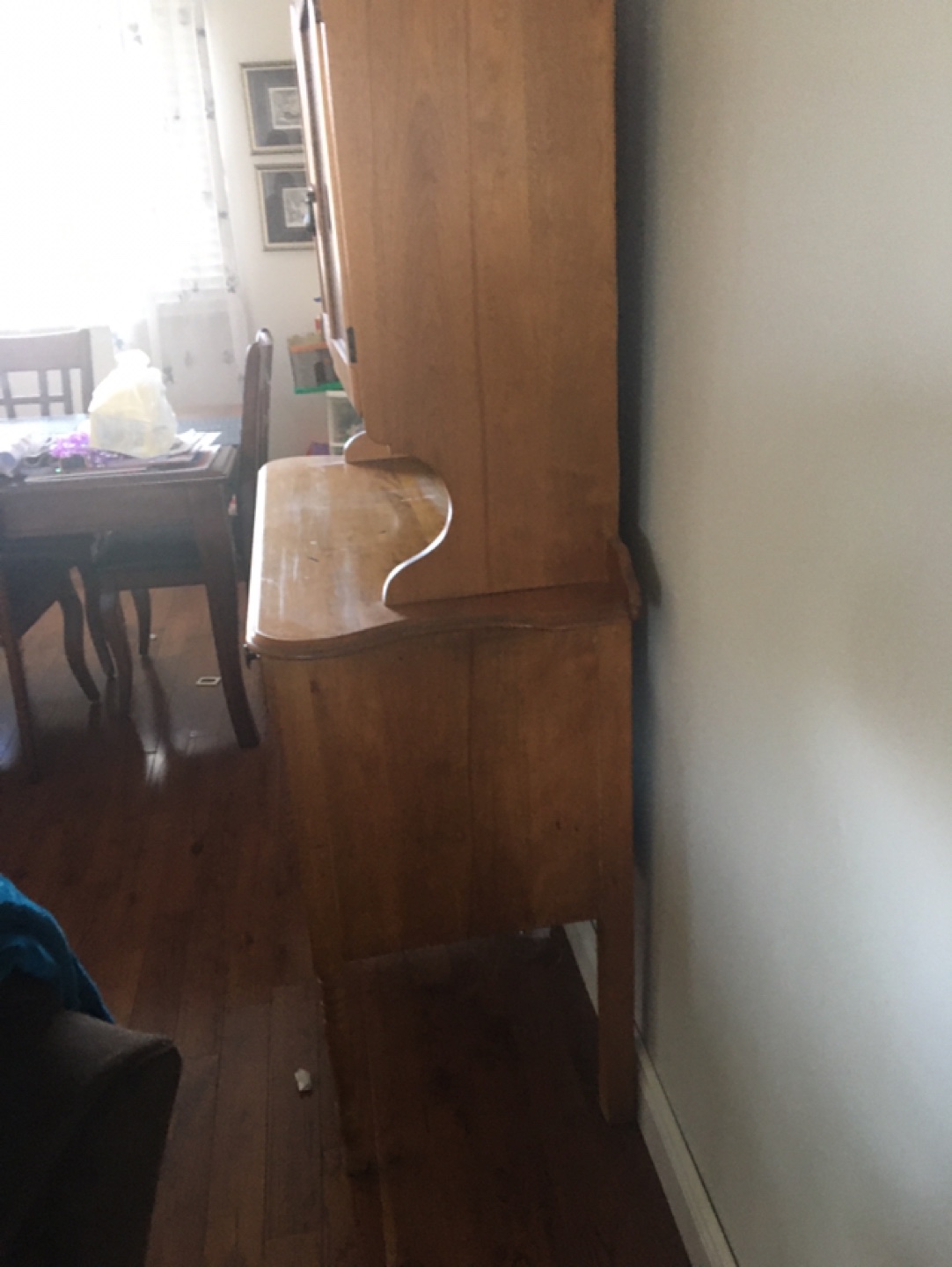 Vintage Wooden Hutch/China Cabinet - photo 4