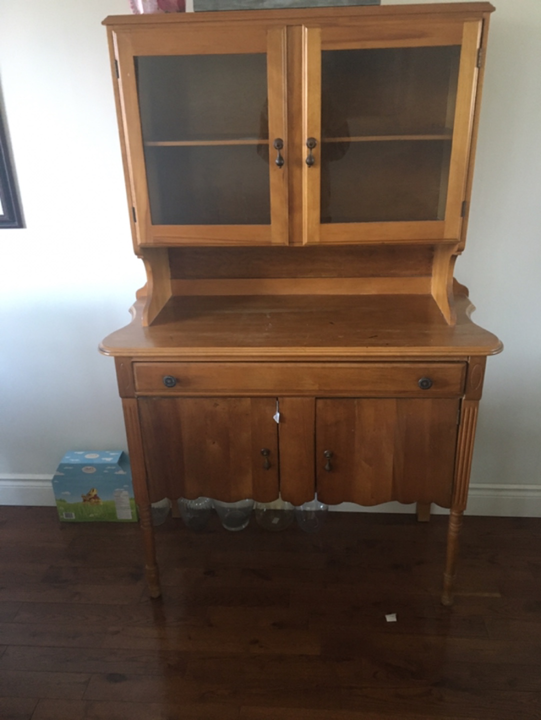 Vintage Wooden Hutch/China Cabinet - photo 3