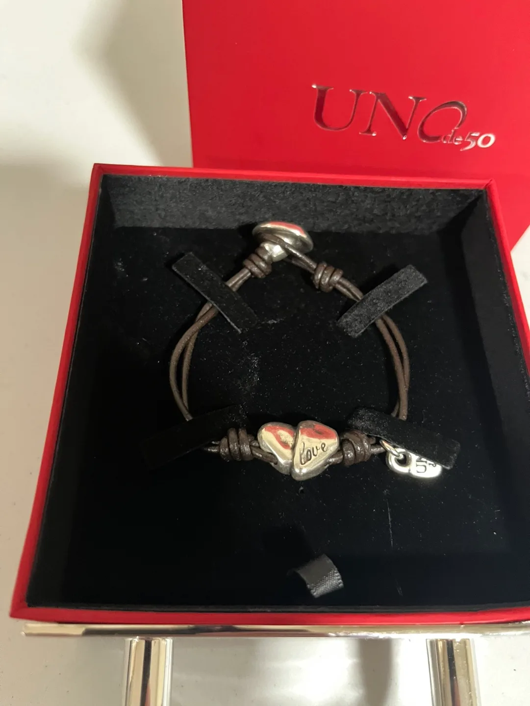 UNOAERRE Bracelet Brown Leather Double Heart Charm image indicator(3)