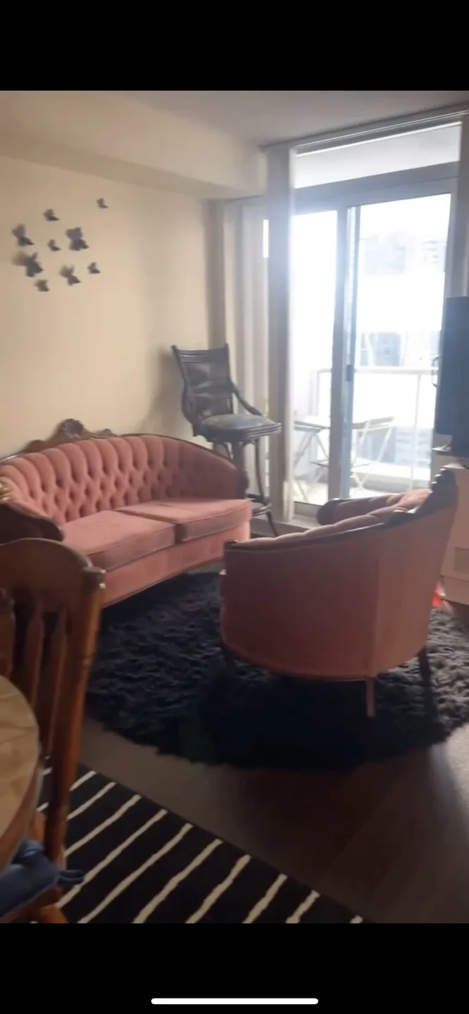 vintage loveseat image indicator(2)