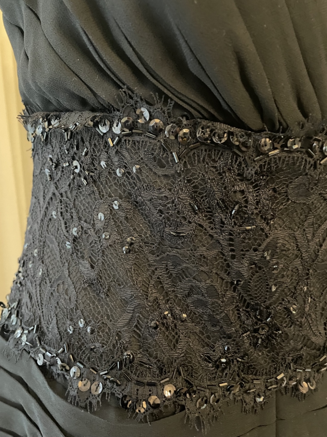 Stunning Black Sleeveless Cocktail Dress with Lace Detail - photo 2