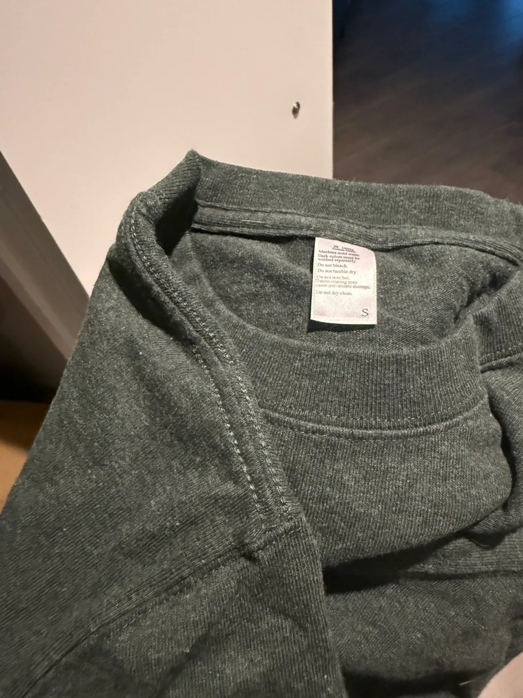 Unisex Dark Green Gildan T-Shirt image indicator(2)