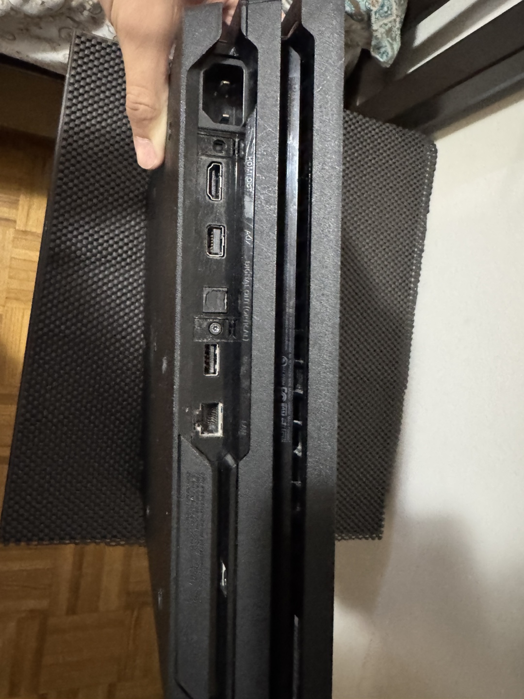 PlayStation 4 Pro (1Tb) Console with Controller - photo 4