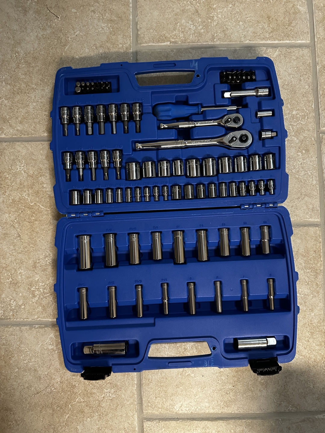 Mastercraft 95-Piece Mechanic's Tool Set - photo 3
