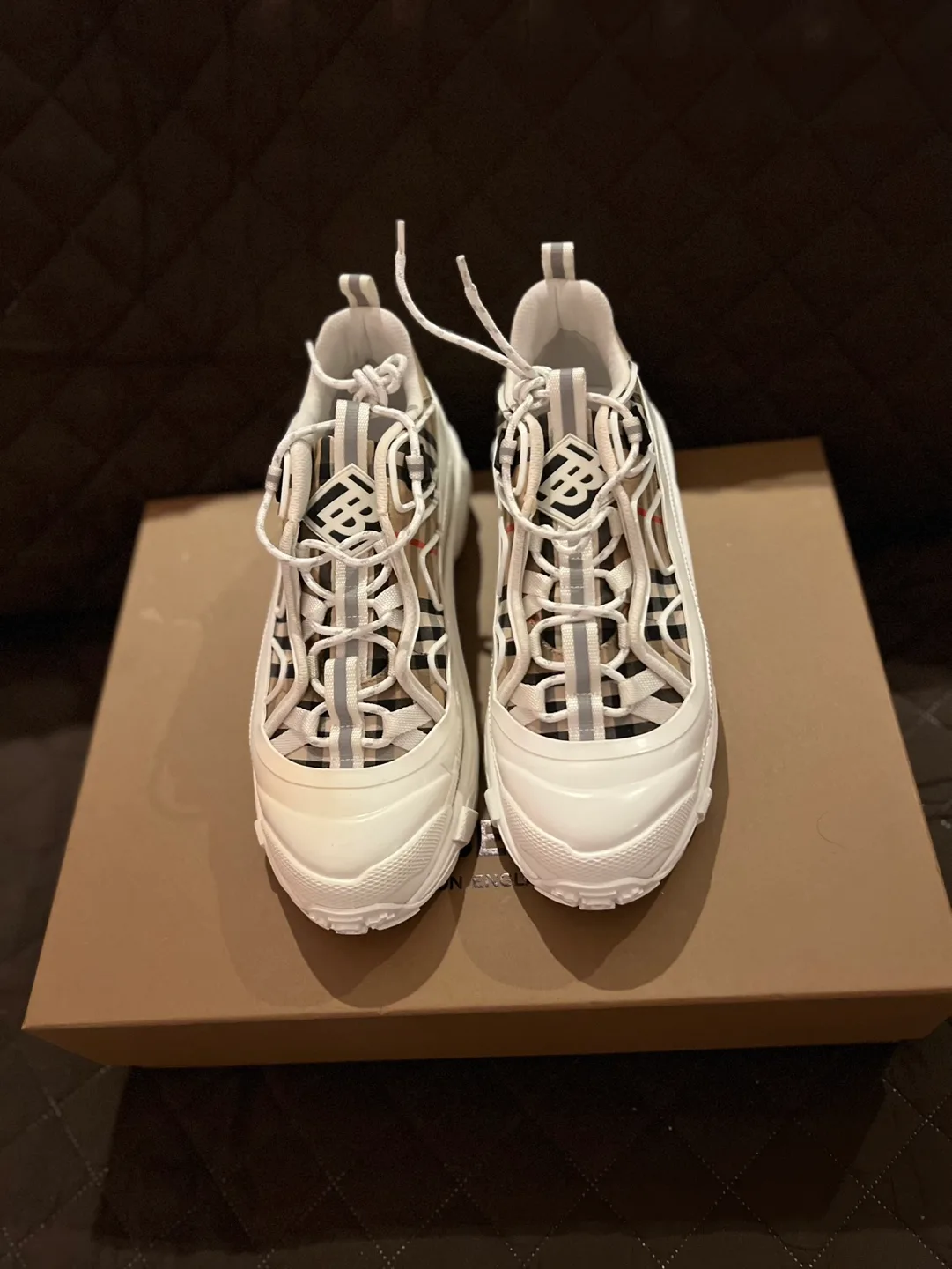 Burberry (Authentic)Arthur Vintage Check Sneaker. image indicator(2)