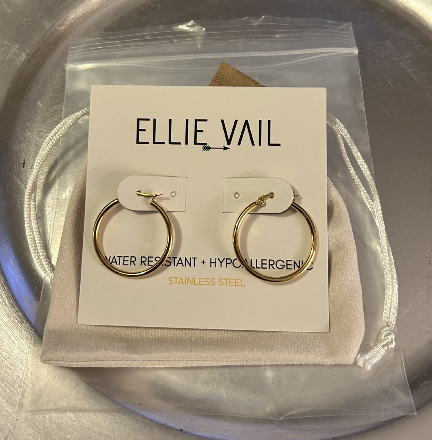 ✨✨Ellie Vail Laurette Medium Gold Hoop Earrings