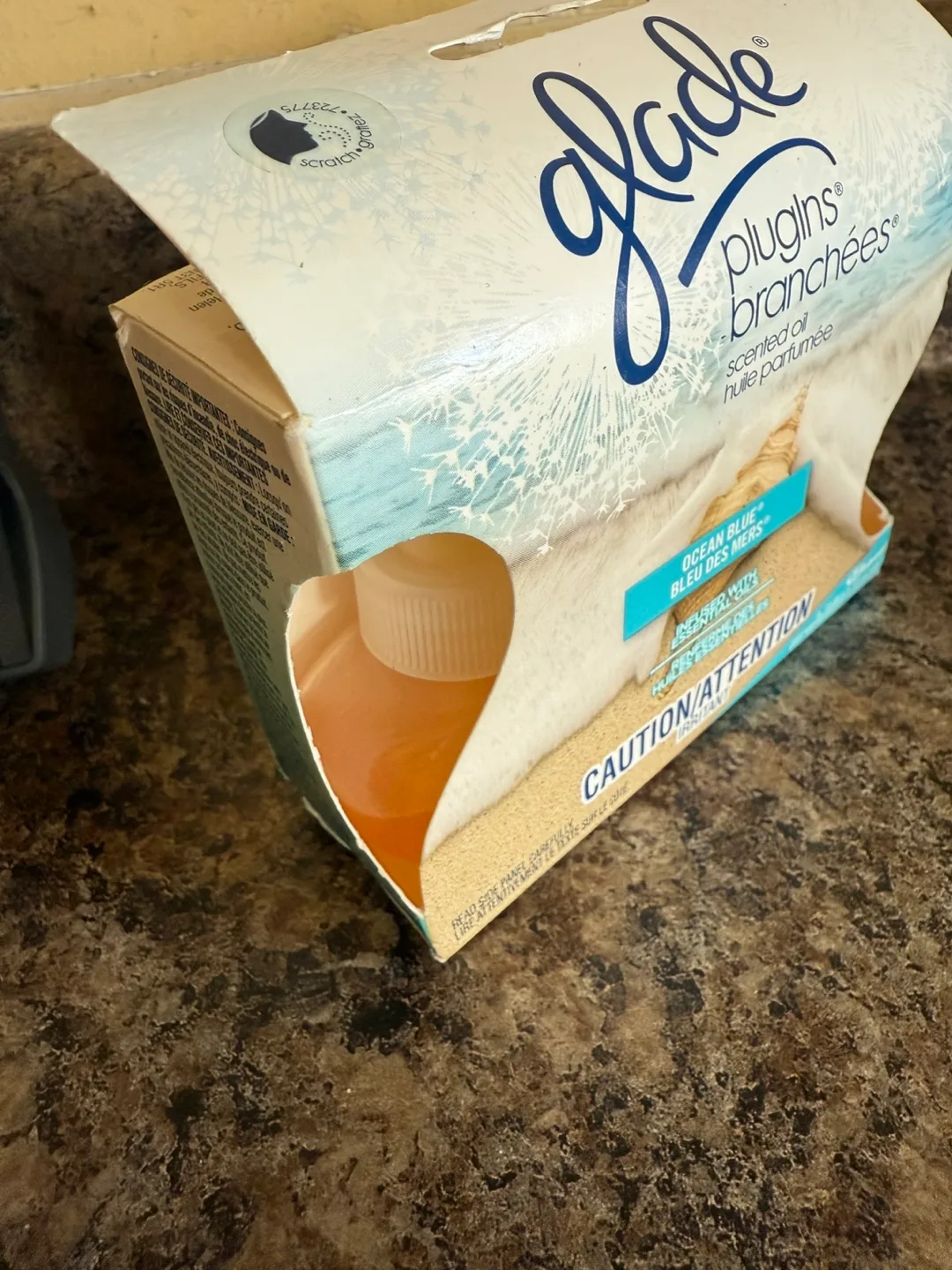 Glade Plugins Scented Oil warmer and refill - Ocean Blue💚 image indicator(2)