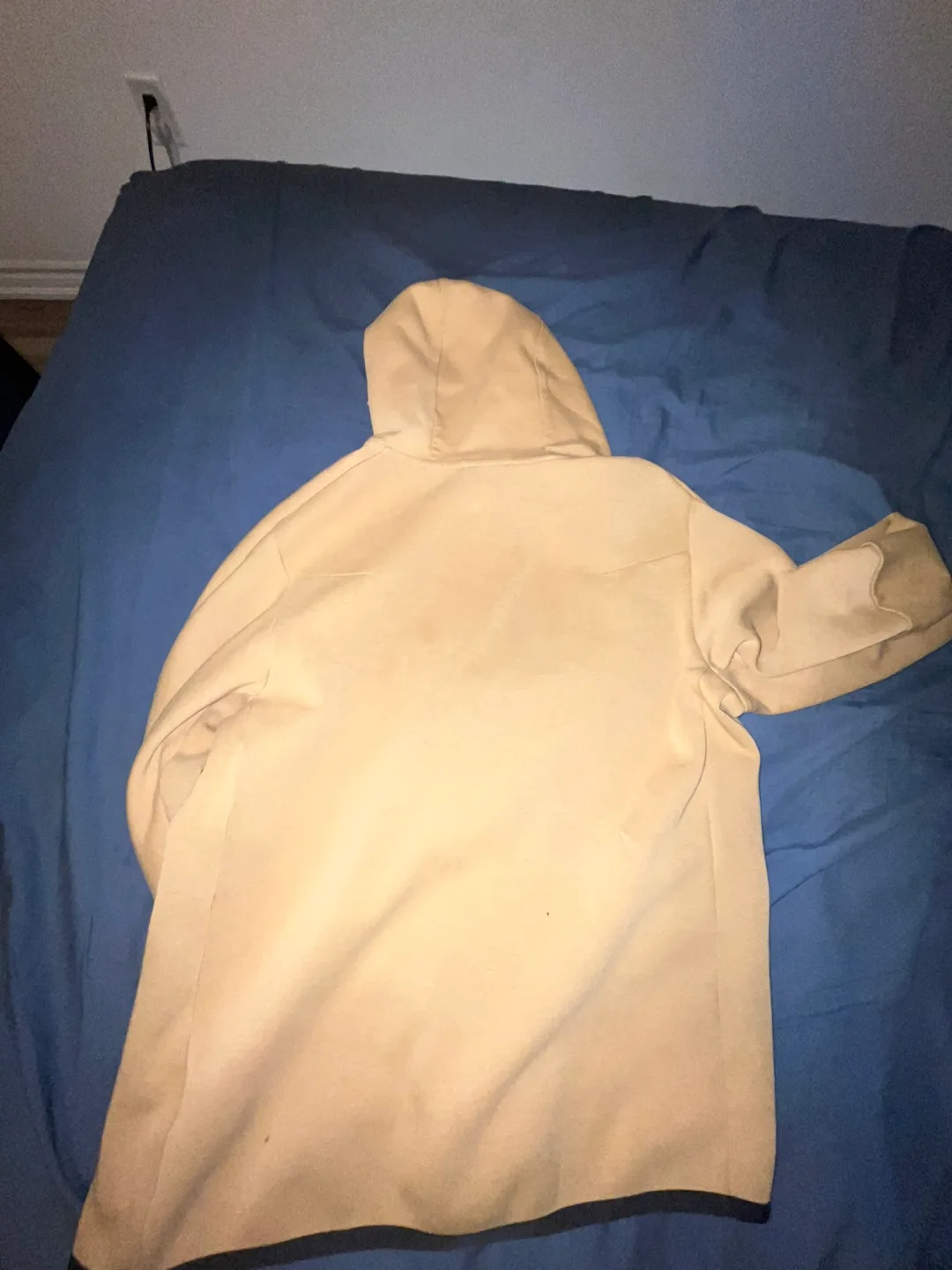 Nike Tech Fleece Hoodie - Size Medium image indicator(3)